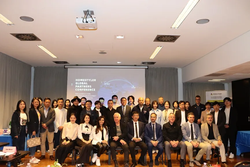 米蘭掀起&ldquo;3D+AI&rdquo;科技熱潮，居然之家攜手居然設(shè)計(jì)家亮相第62屆米蘭國際家具展