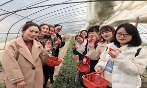 鄖陽店開展&ldquo;春風(fēng)搖曳女神節(jié)&rdquo;活動(dòng)