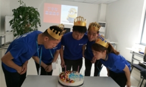 濃情家文化，恩情暖人心&mdash;&mdash;中岳店舉辦第三季度員工生日會(huì)